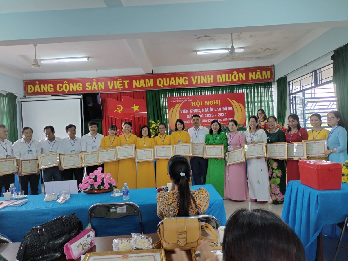 z4765766340040_ea93d7e0c46d598fb2f1e2feba9798d6