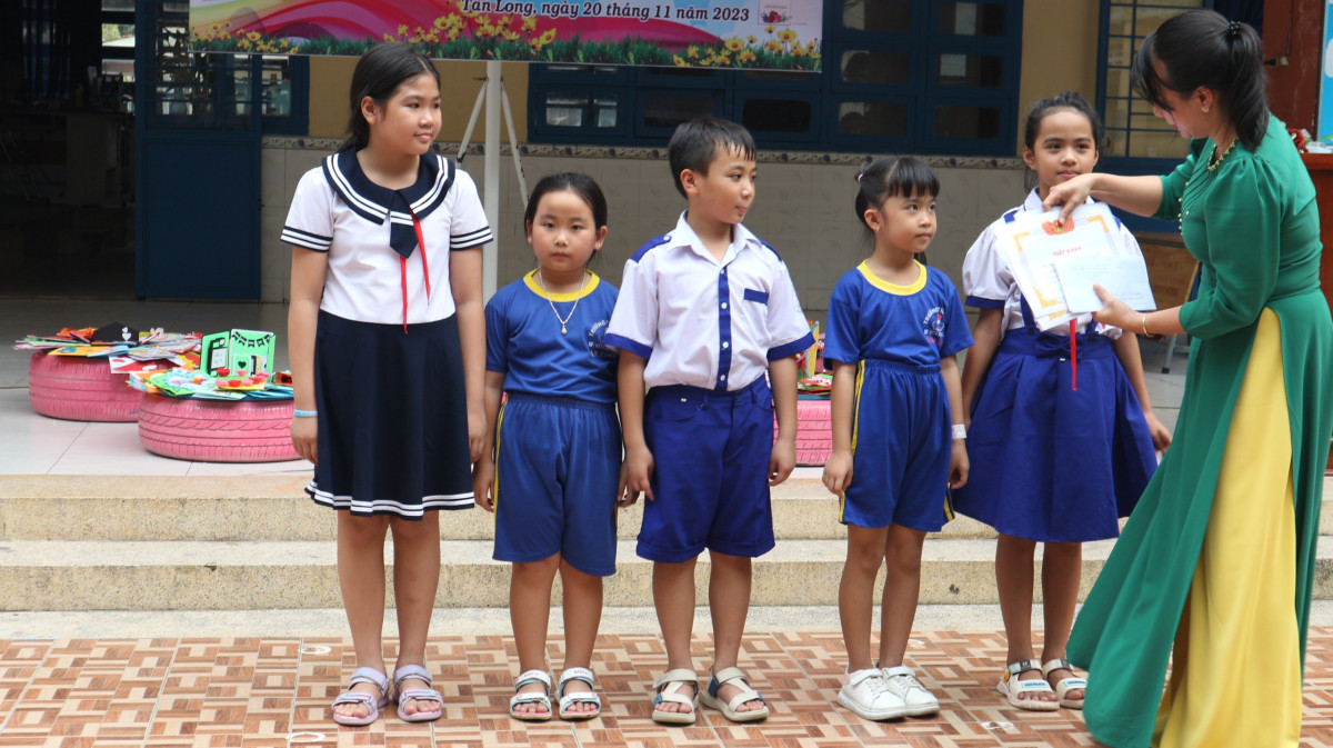 z4898941575311_95cedb541fb68df33197b1e1c051db0e - Copy