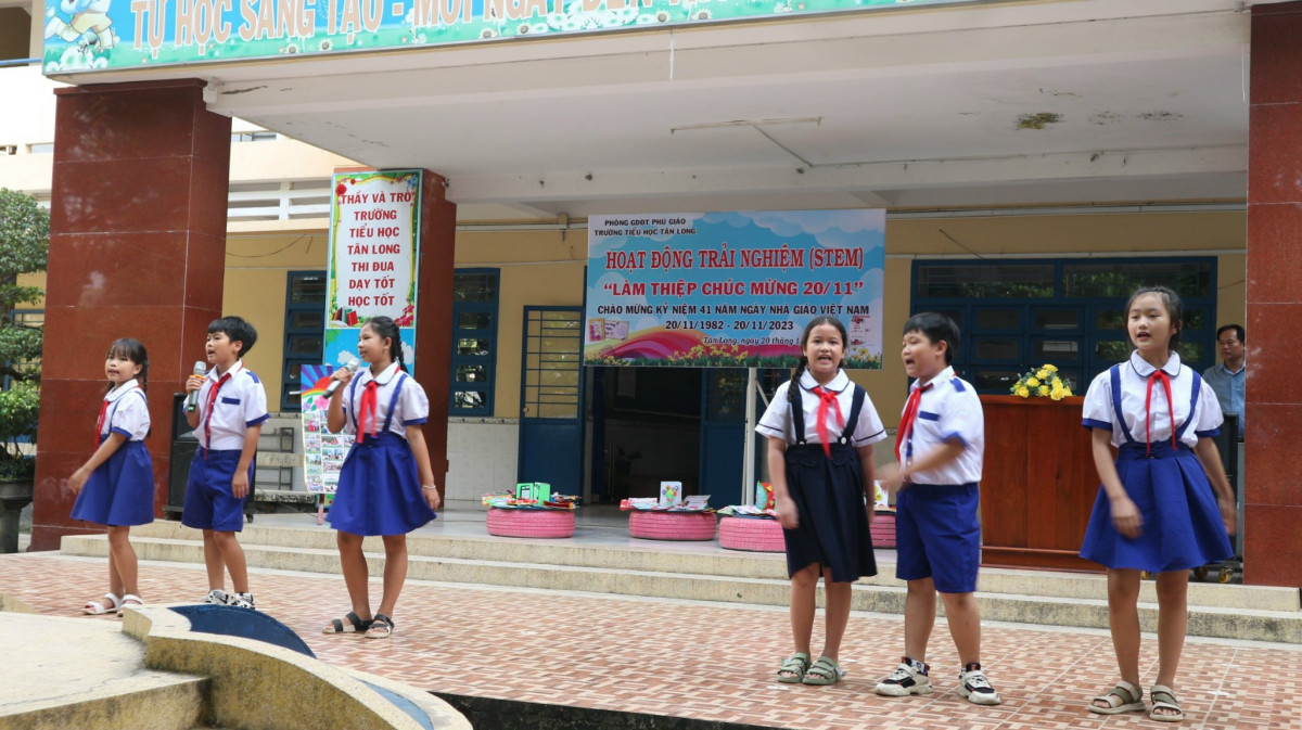 z4898942872863_e99edcc24f307af6e988b7b3755c95a1 - Copy - Copy - Copy