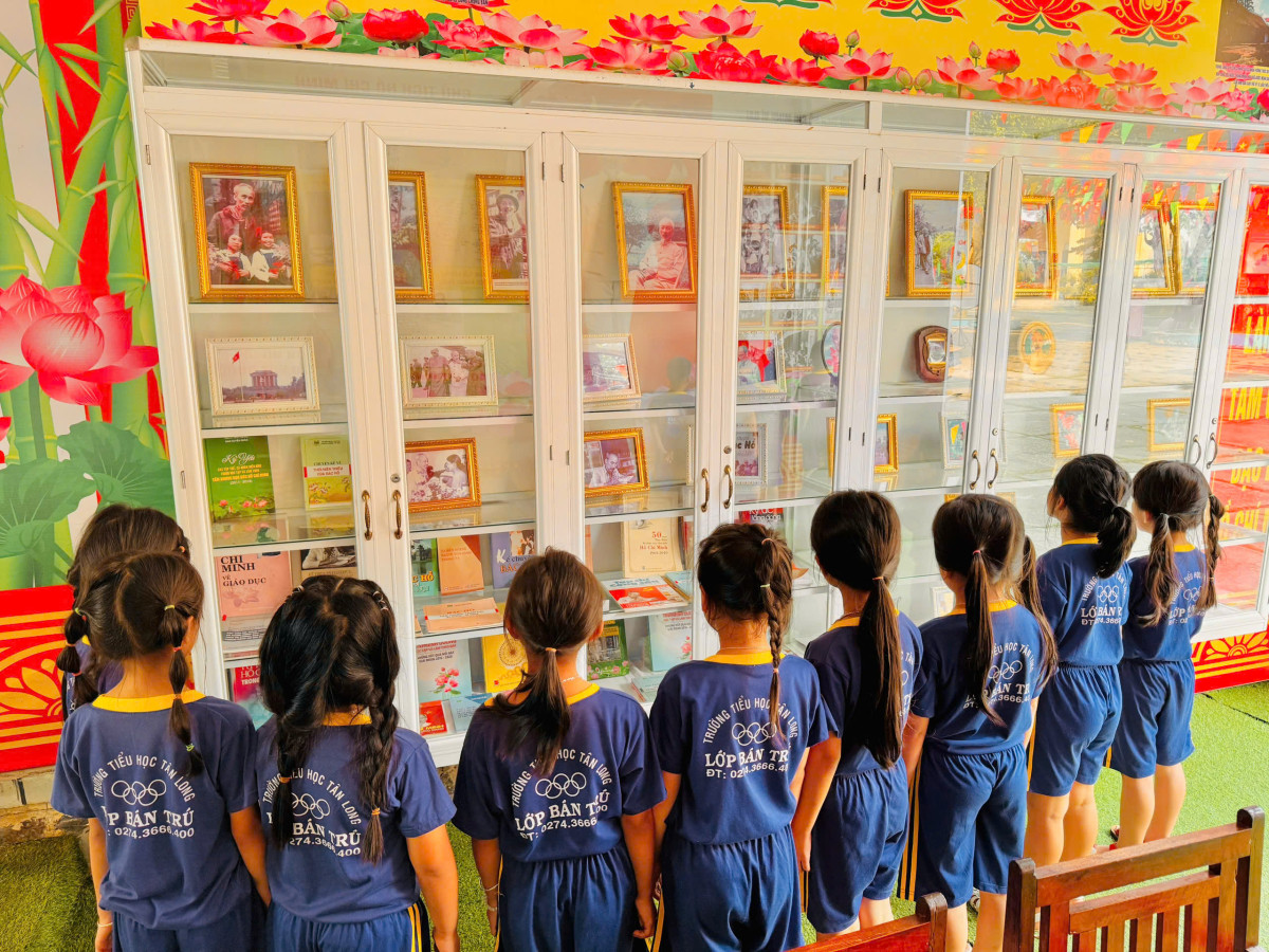 e4b58d9892df27817ece