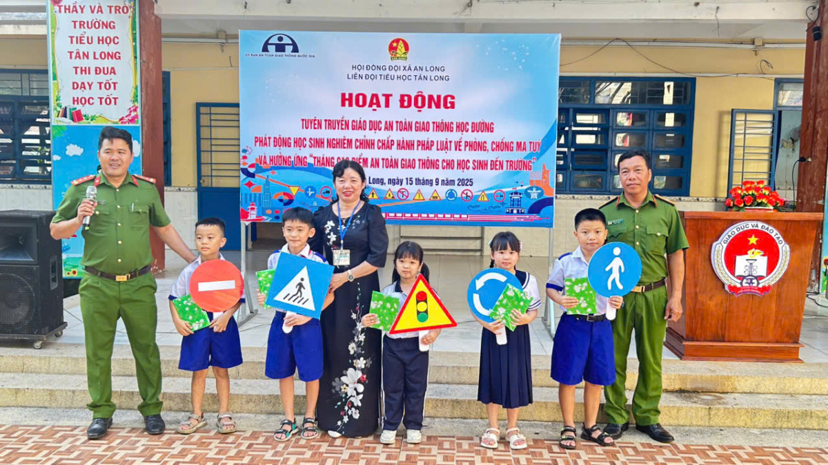 z7012381130128_55450420af407c7f477d05458ea2952a