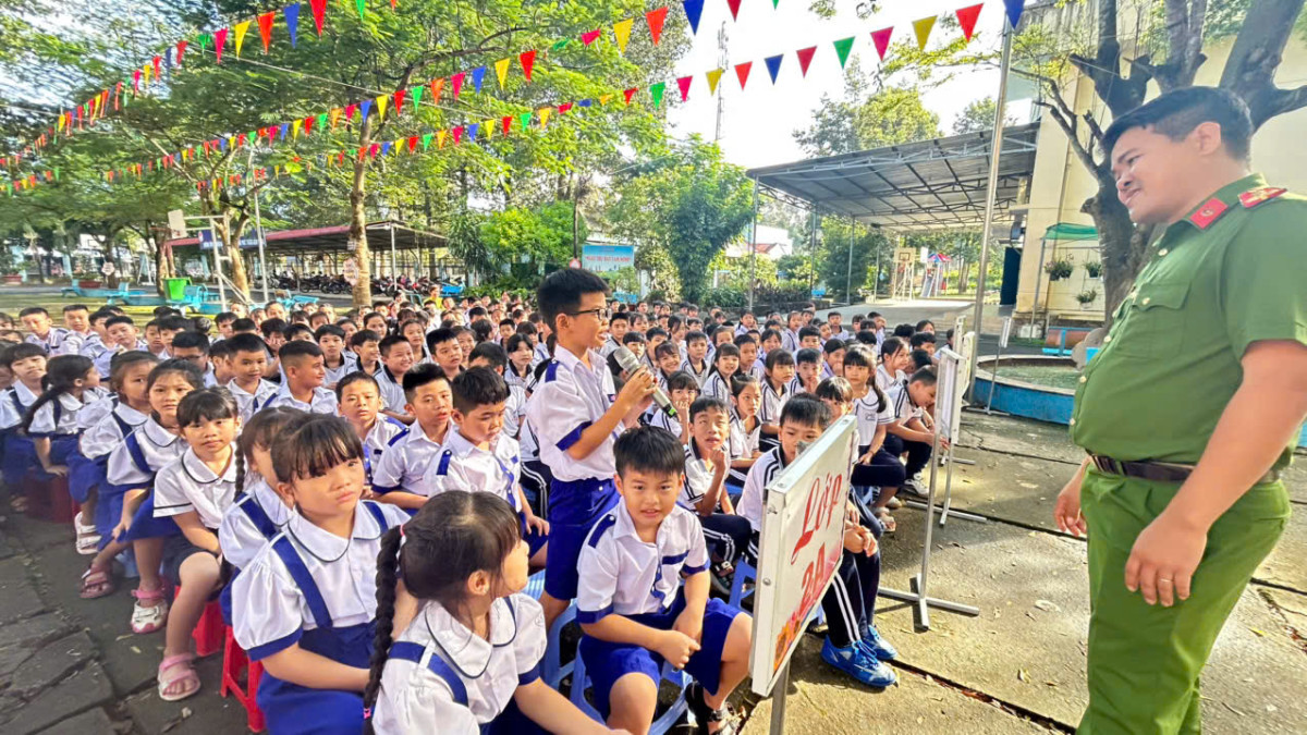 z7012381184049_15a4c4ba9b44f87e9a8b2a3013e3f9a0