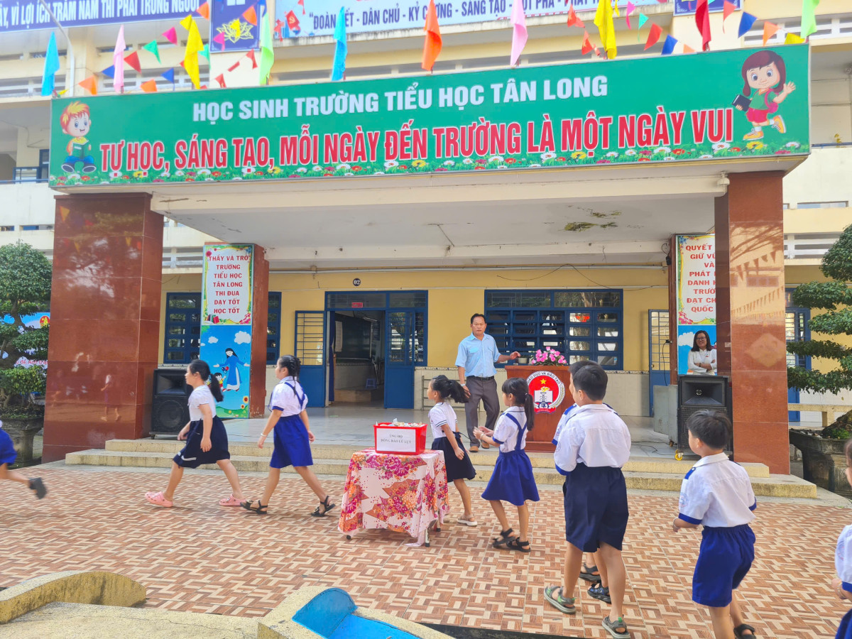 z7085544850331_6305362ed7ac220bfdb8b338936e9c12