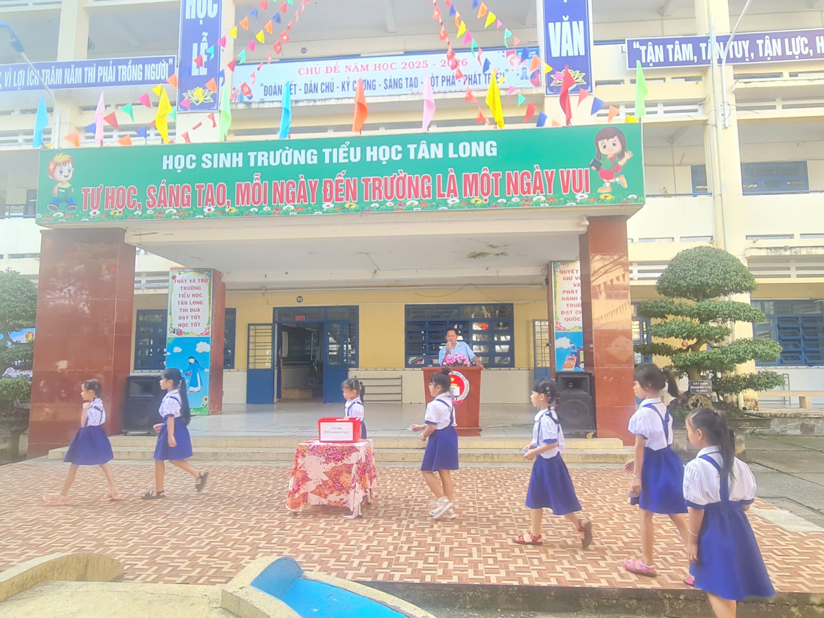 z7085544888631_52d49becc75d7951773cdc6e69c1bb64