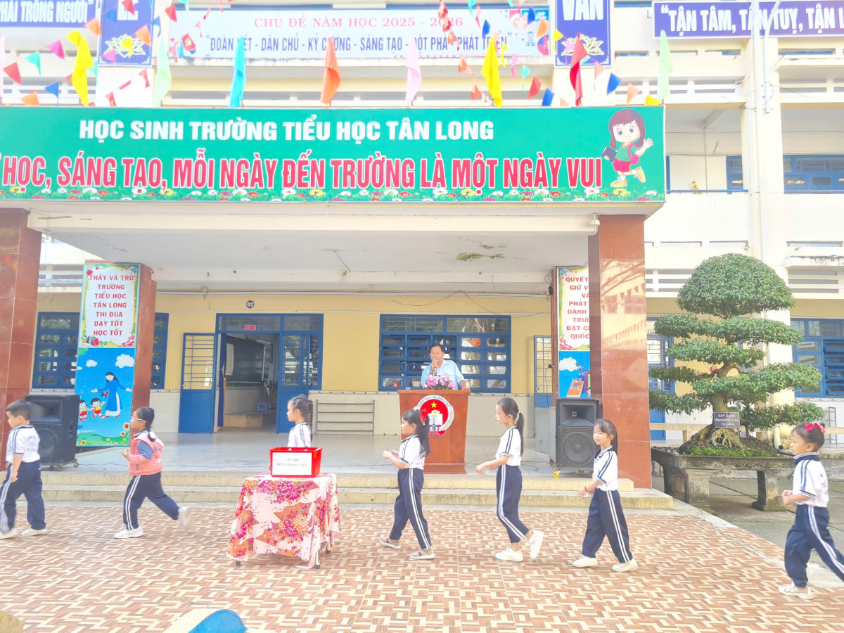 z7085544939210_974ad274216610fd429c9c67f41e1f3e