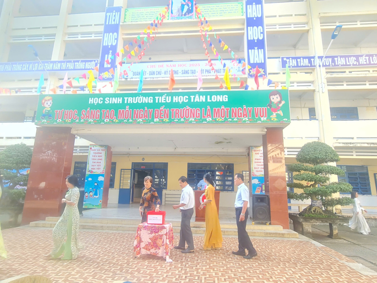 z7085545009307_9685c4bfe07315e75d1a6ff26b8e24d1